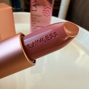 Lawless FORGET THE FILLER LIP-PLUMPING LINE-SMOOTHING SATIN CREAM LIPSTICK - New